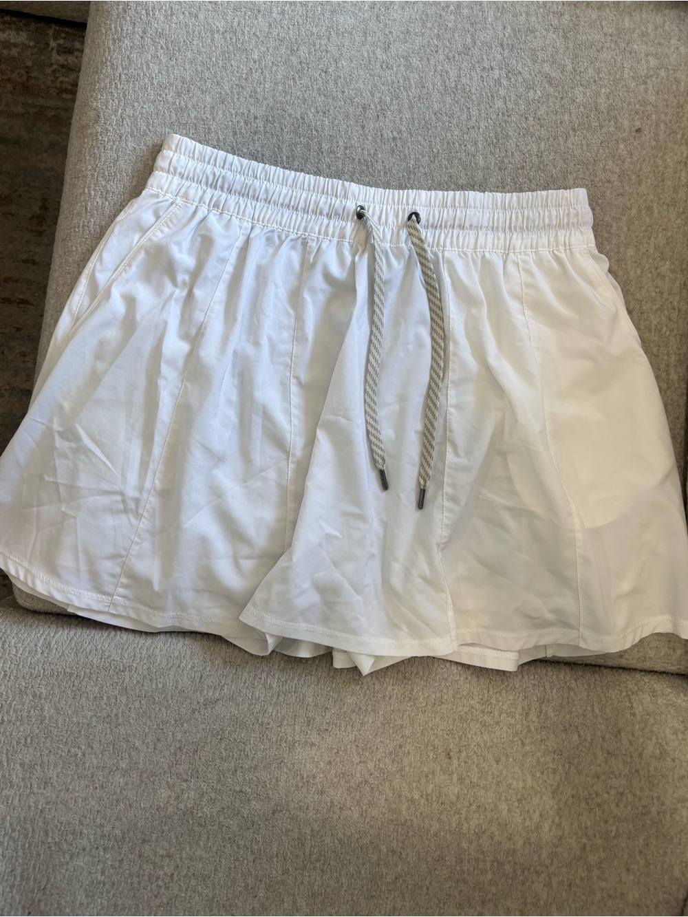 Vuori White Women's Athletic Skort with Drawstring